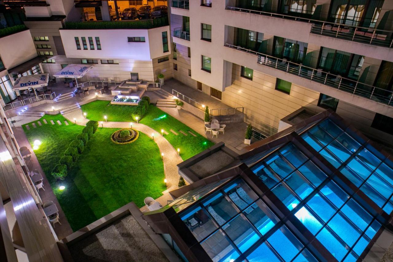 Spa Hotel Persenk Devín Zewnętrze zdjęcie The courtyard of the hotel