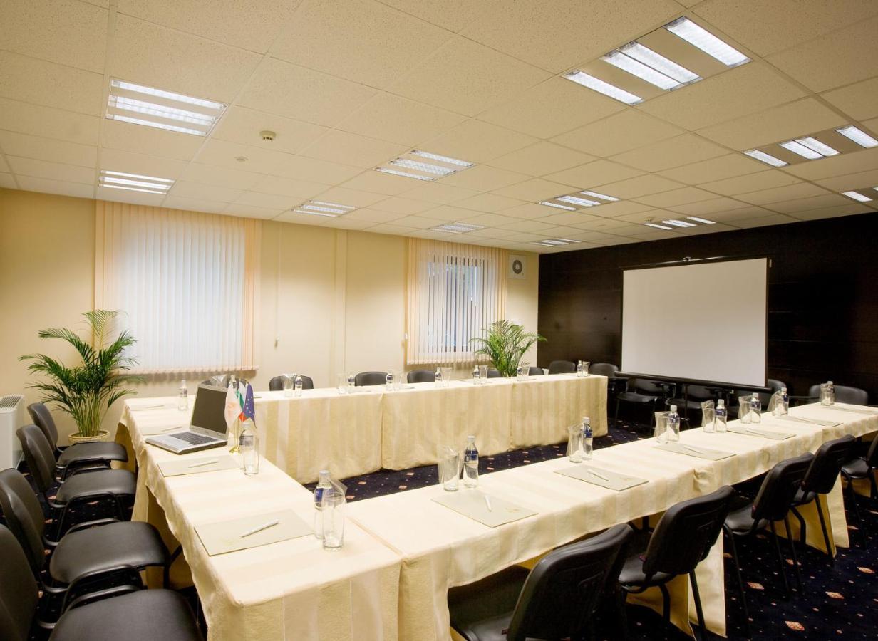 Spa Hotel Persenk Devín Zewnętrze zdjęcie A meeting room