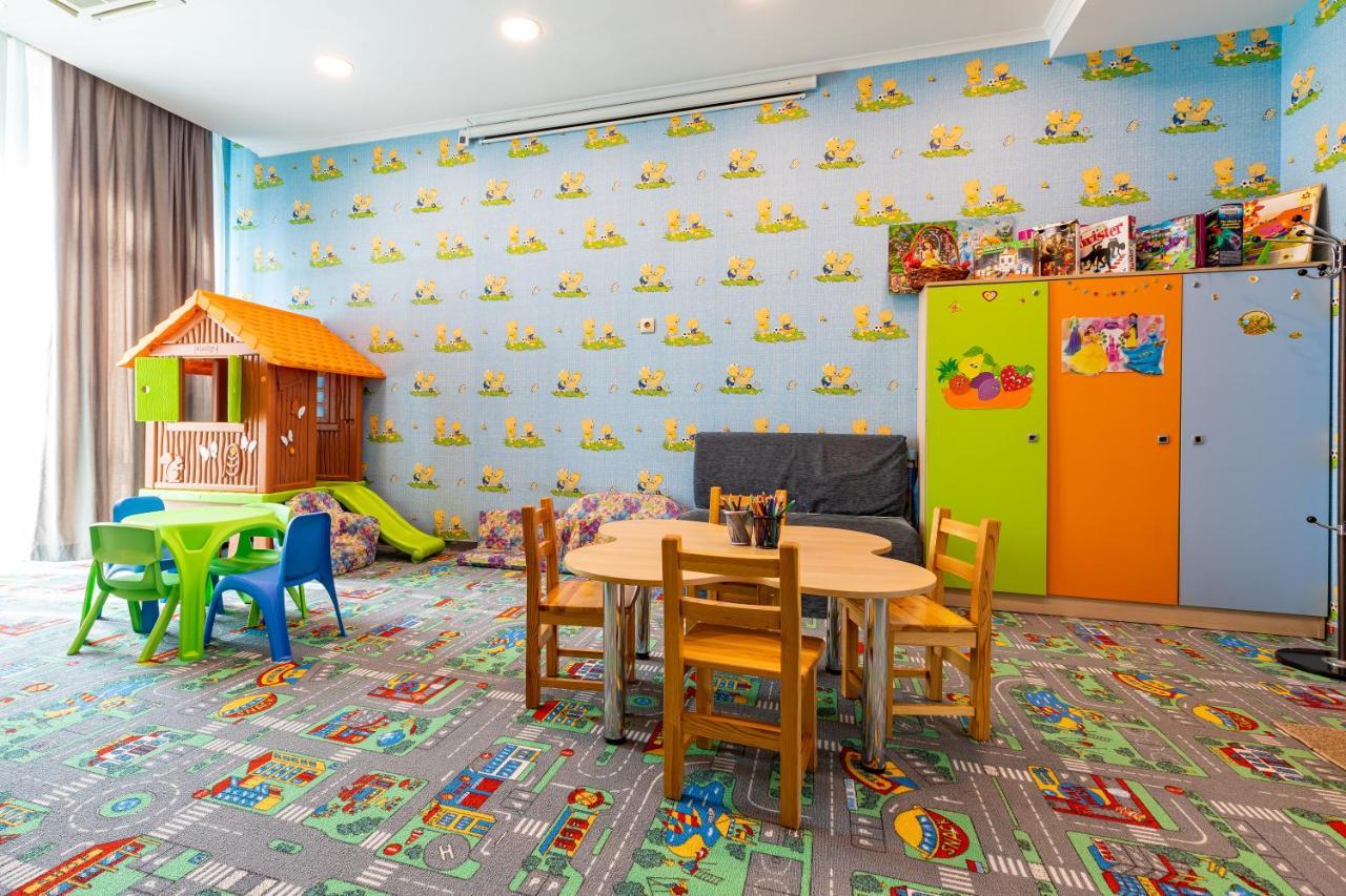 Spa Hotel Persenk Devín Zewnętrze zdjęcie A nursery in Moscow, Russia