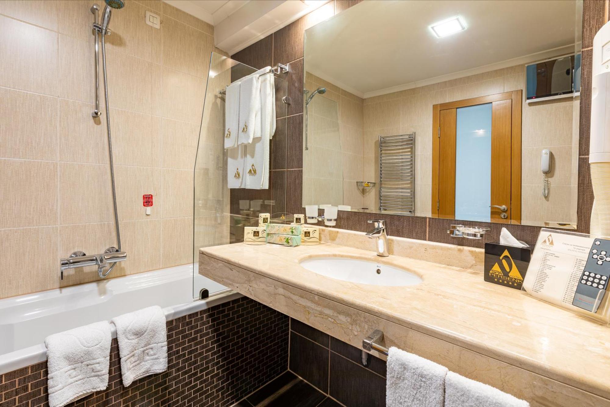 Spa Hotel Persenk Devín Zewnętrze zdjęcie Bathroom