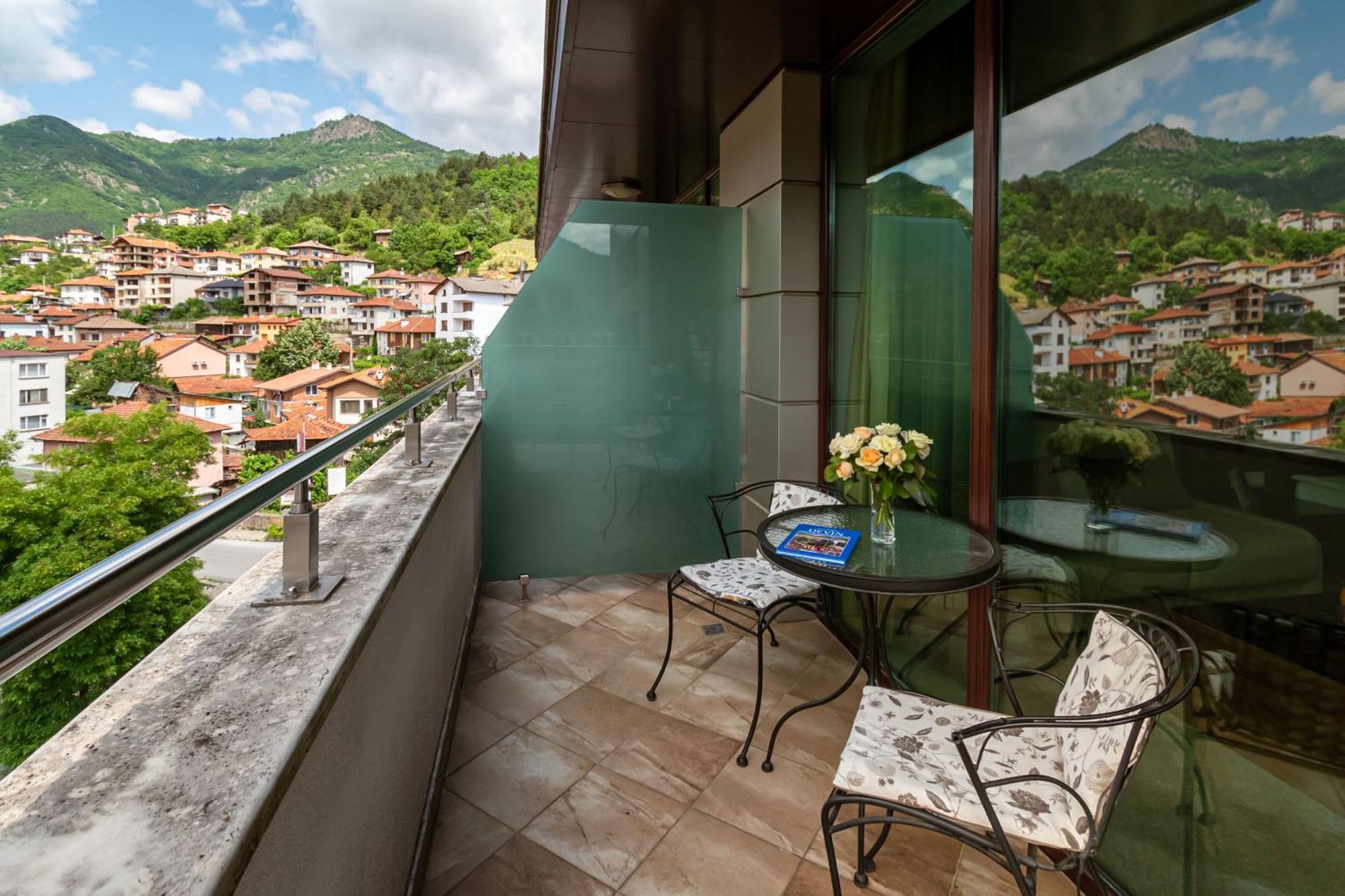Spa Hotel Persenk Devín Zewnętrze zdjęcie A balcony