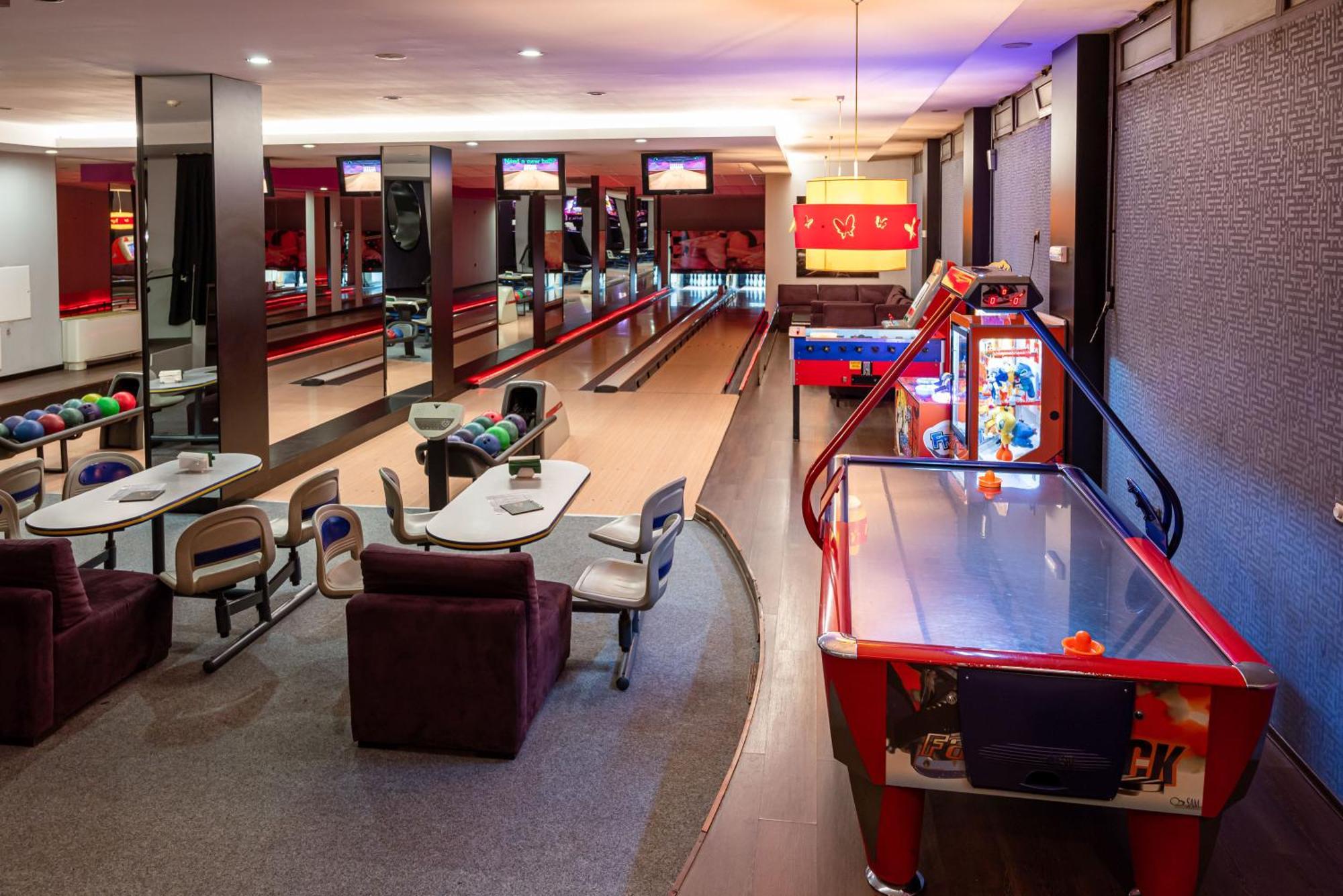 Spa Hotel Persenk Devín Zewnętrze zdjęcie The bowling alley at the 2012 Olympic Village