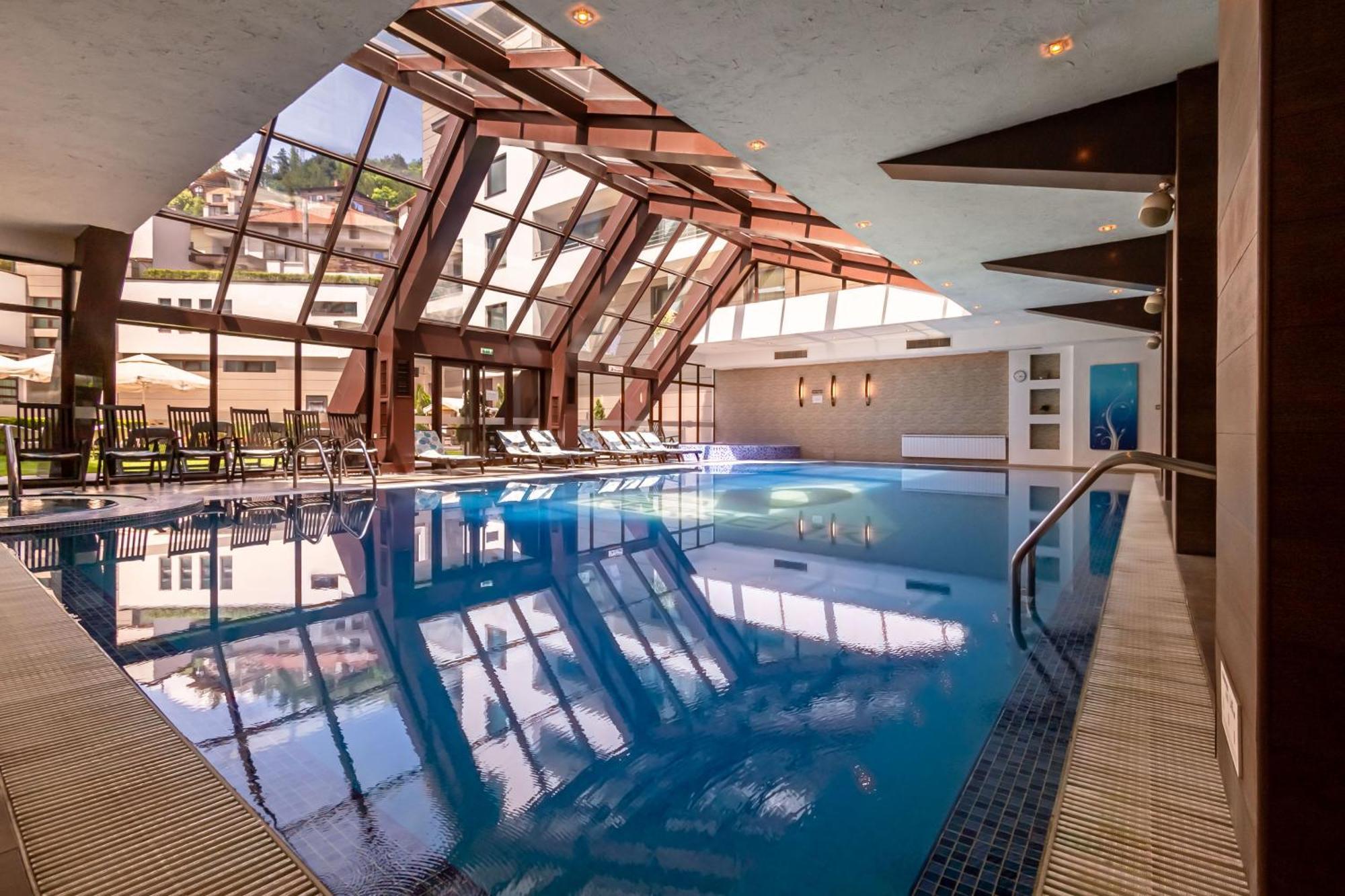 Spa Hotel Persenk Devín Zewnętrze zdjęcie The swimming pool at the hotel